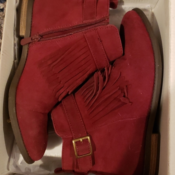 Boots - Picture 4 of 6